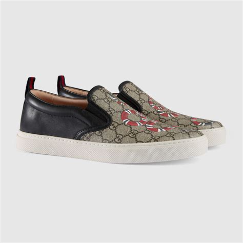 Gucci Men's Kingsnake print GG Supreme slip